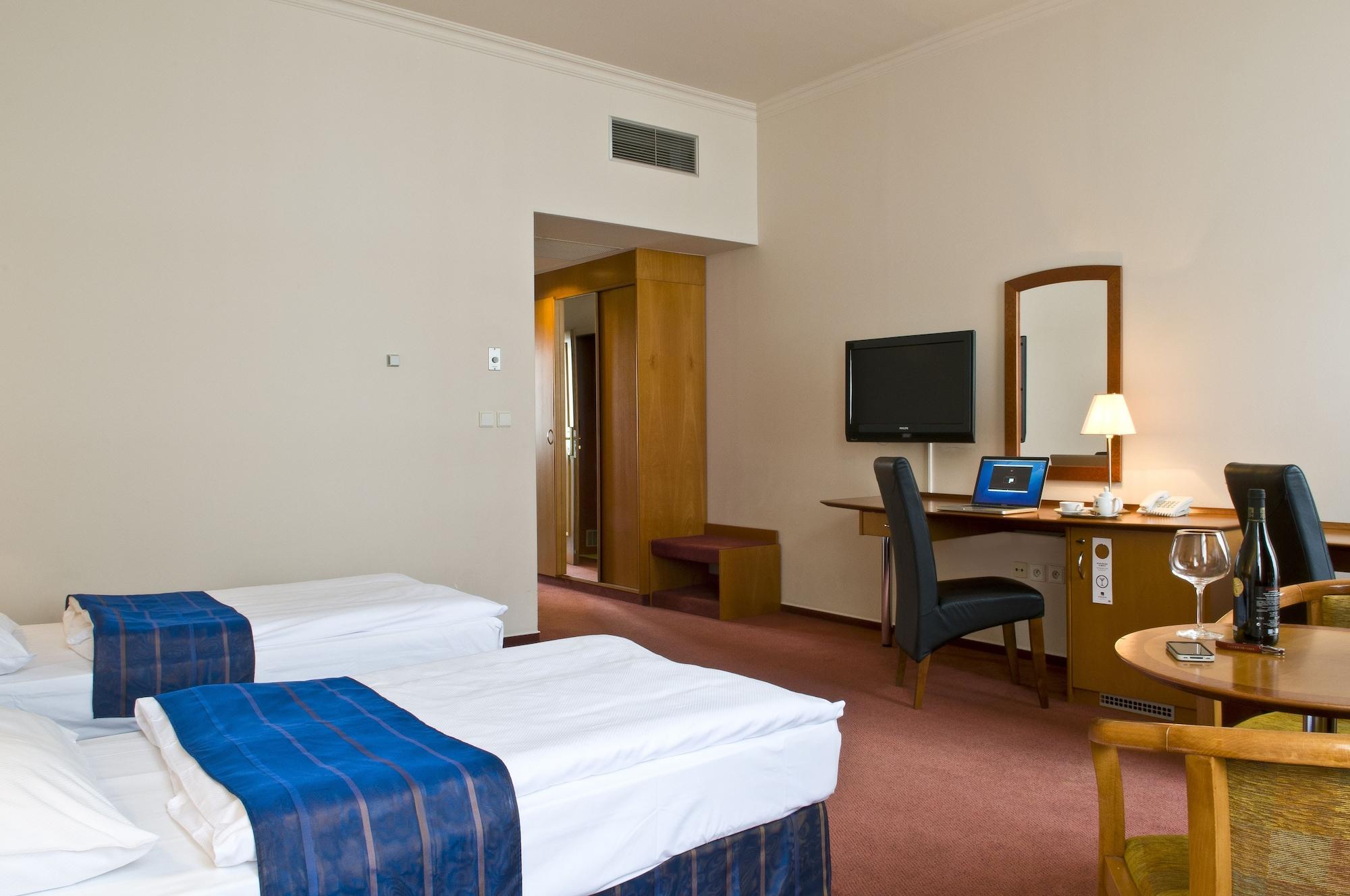 Imperial Hotel Ostrava Kültér fotó